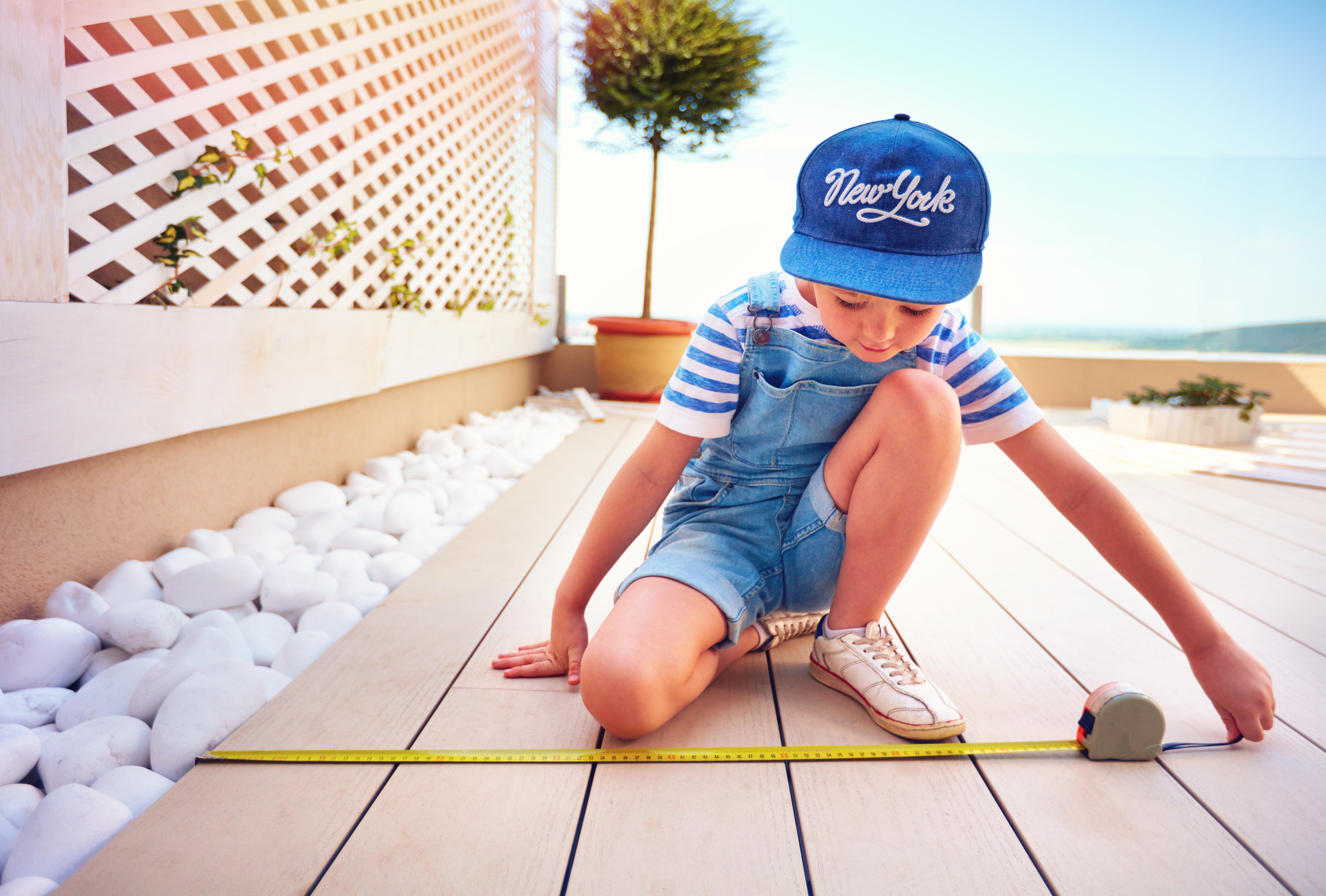 Picture of a child with a measuring tape